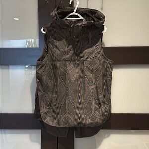 Sleeveless Hooded Pullover Outer Vest